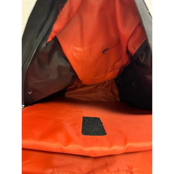 Lowepro Black Nylon Backpack Front Zip Pocket‎ Adjustable Straps - Picture 7 of 9